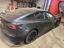 تسلا موديل 3